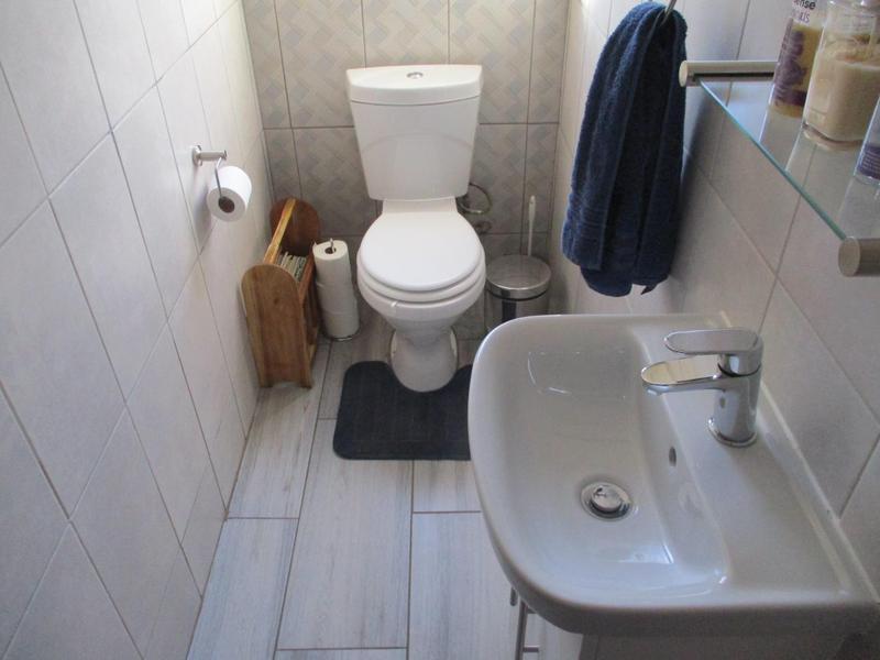 5 Bedroom Property for Sale in Heuwelsig Free State